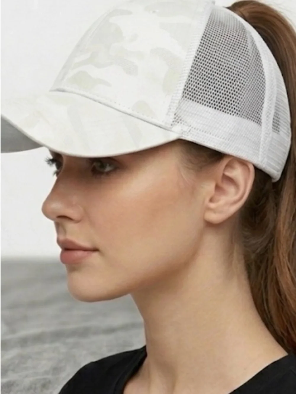 Women’s Ponytail Trucker Hat White Camo Mesh Snapback New (B189)